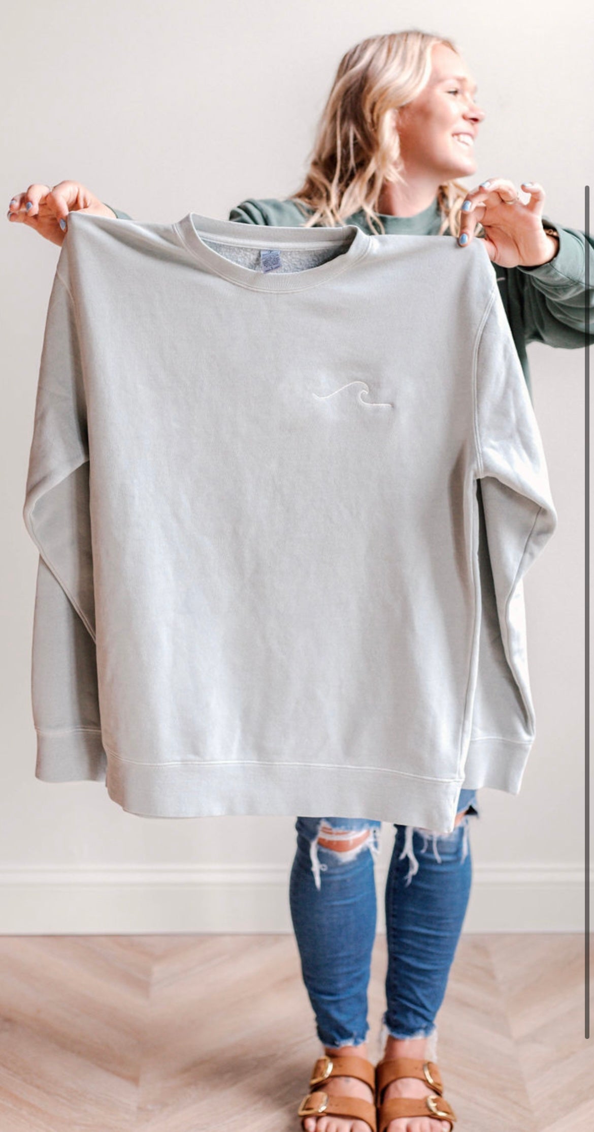 Embroidered Wave Crewneck